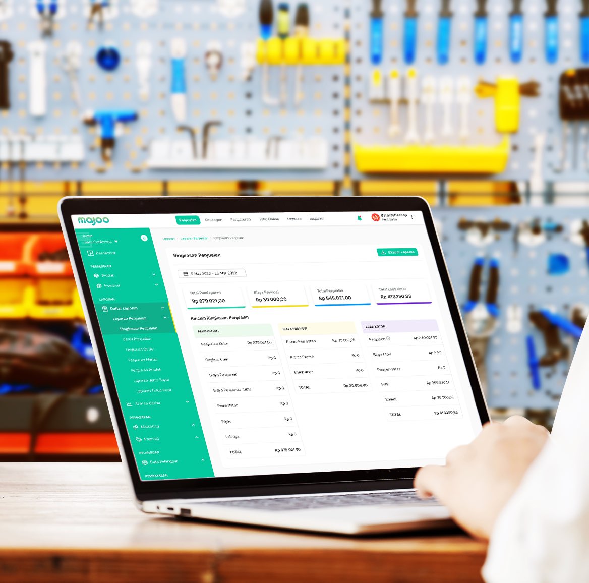 feature Specialize Retail